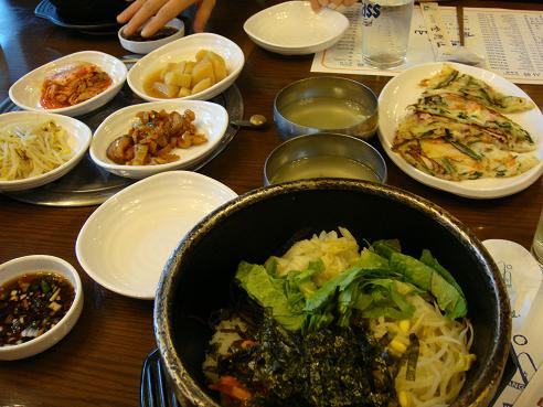韓国の昼食.JPG